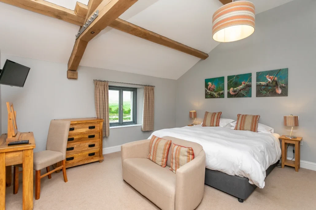 Keld Barn Bed 1 - zip and link, therefore Superking or twin beds