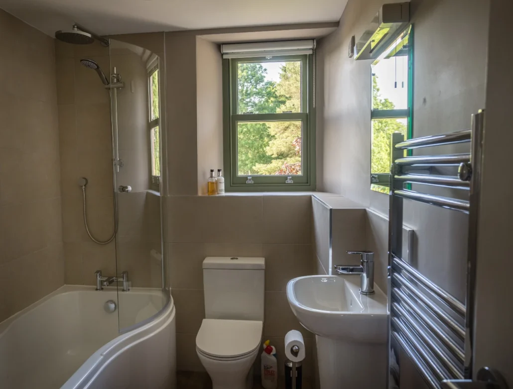Rose Cottage Family Bathroom